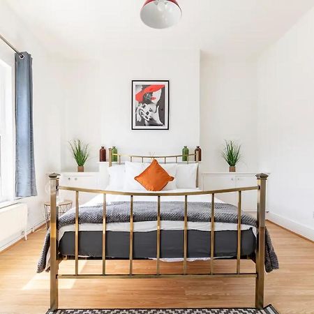 Large, Bright And Spacious 3 Bed Flat In Лондон Экстерьер фото