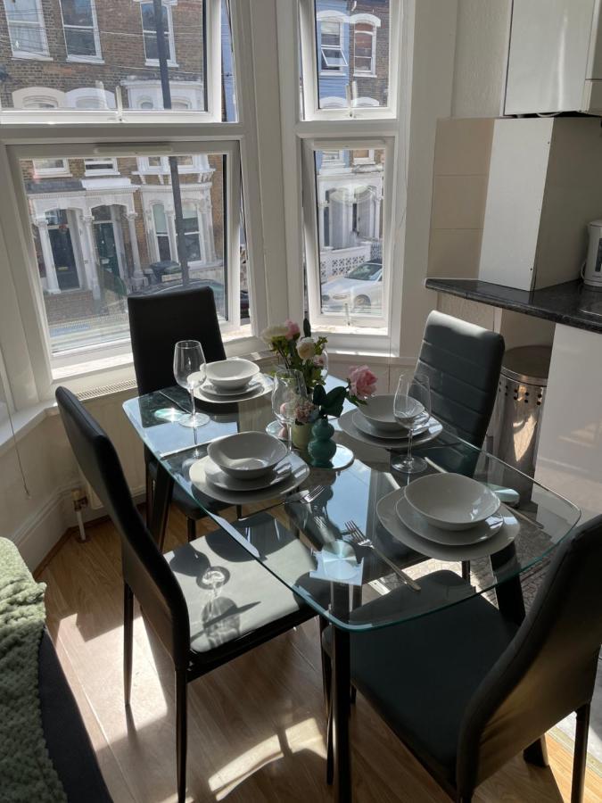 Large, Bright And Spacious 3 Bed Flat In Лондон Экстерьер фото