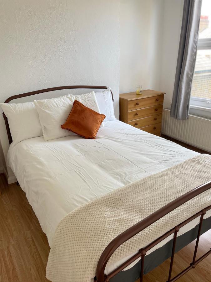 Large, Bright And Spacious 3 Bed Flat In Лондон Экстерьер фото
