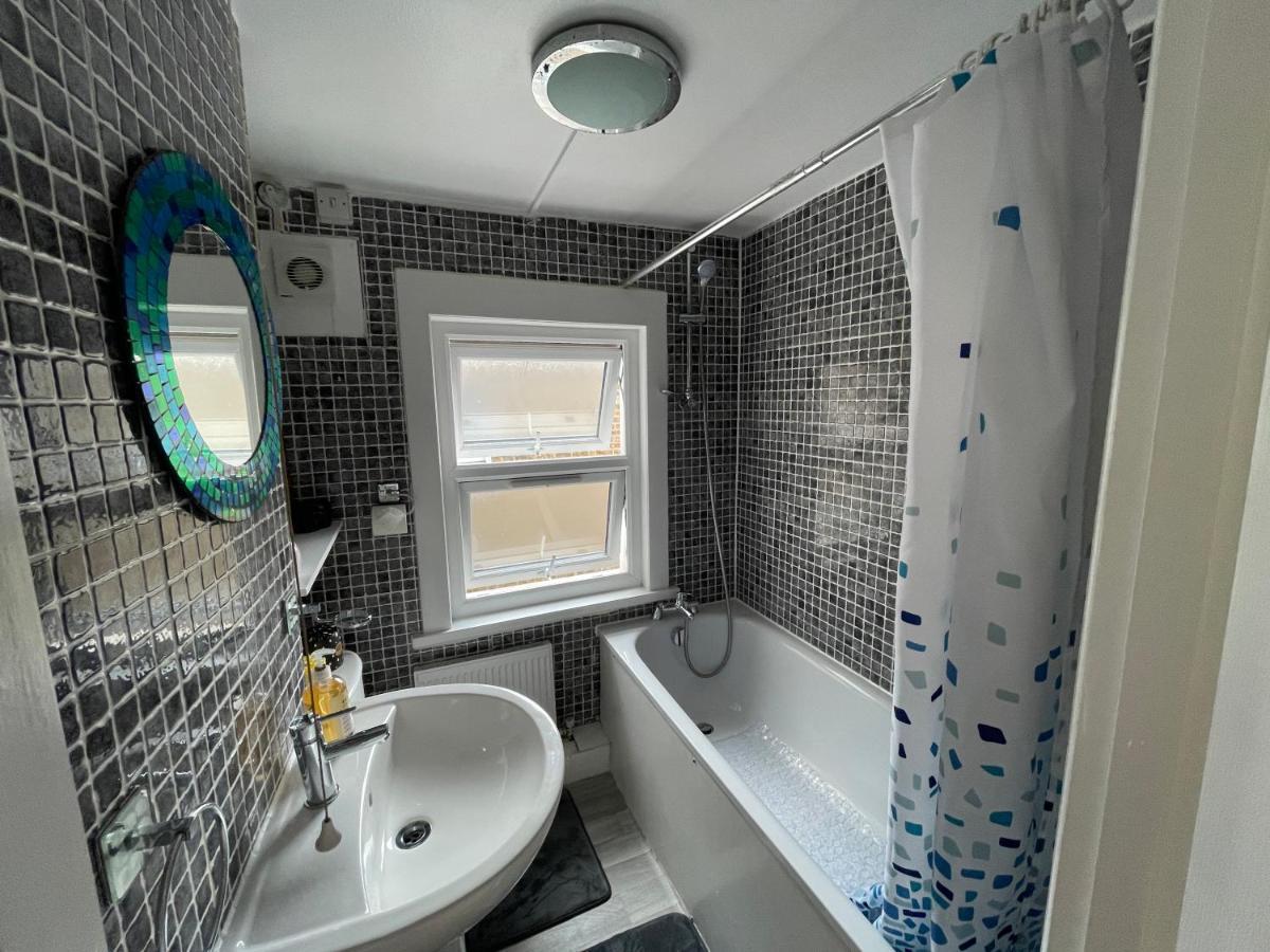 Large, Bright And Spacious 3 Bed Flat In Лондон Экстерьер фото