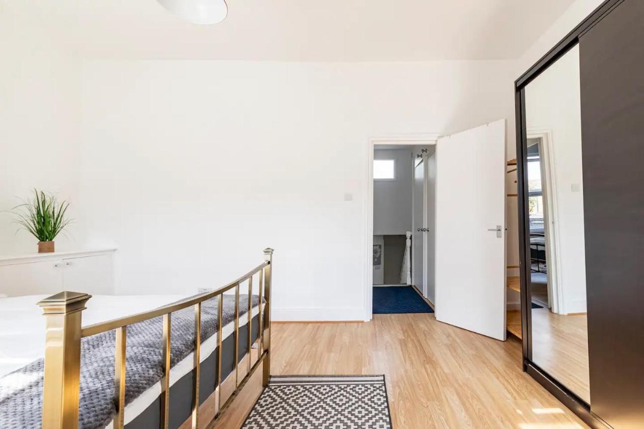 Large, Bright And Spacious 3 Bed Flat In Лондон Экстерьер фото